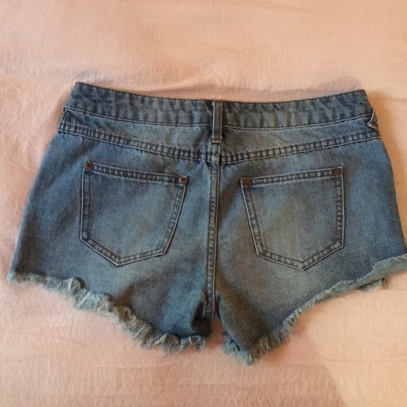 Cutoff Denim Shorts - Picture 2 of 3